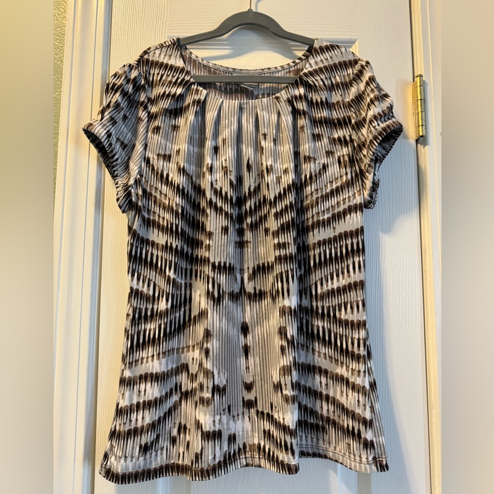 Worthington Women’s blouse - brown, black, white - Petite stretch